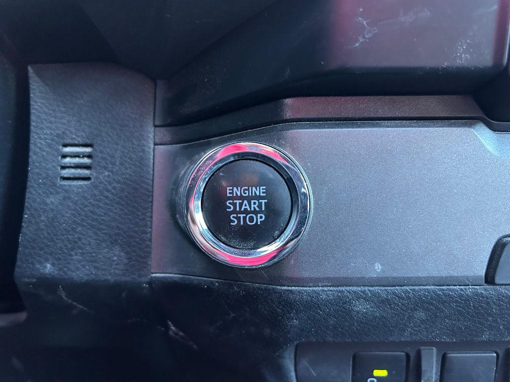 Thumbnail: 2022 Toyota Tacoma - 25