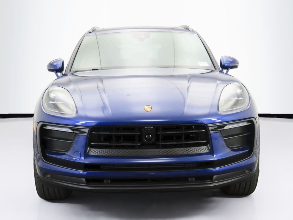 Thumbnail: 2025 Porsche Macan - 10