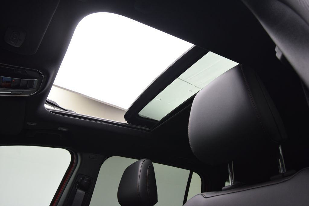 new 2026 Jeep Cherokee car, priced at $44,995