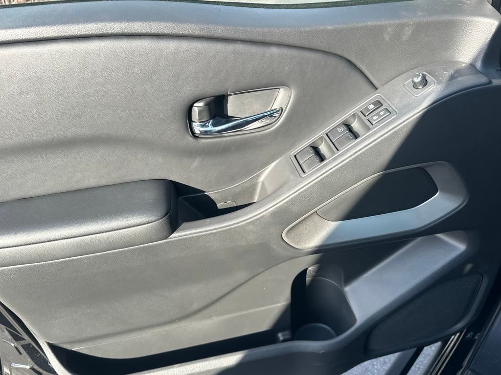 2025 Nissan Frontier SV photo