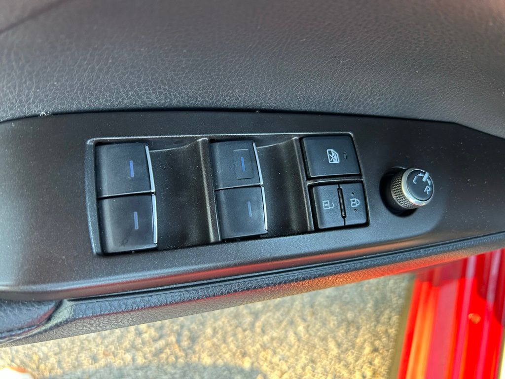 Thumbnail: 2022 Toyota Camry - 17