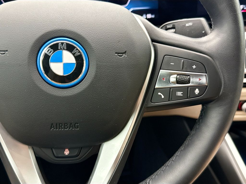 Thumbnail: 2023 BMW i4 - 12