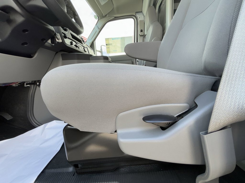 New 2025 Oxford White Ford E-350 SRW image 14