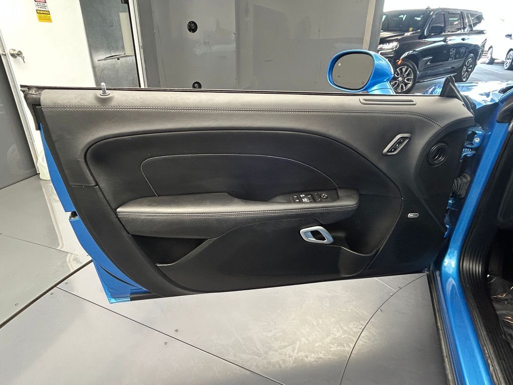 Used 2023 B5 Blue Pearlcoat Dodge R/T image 11