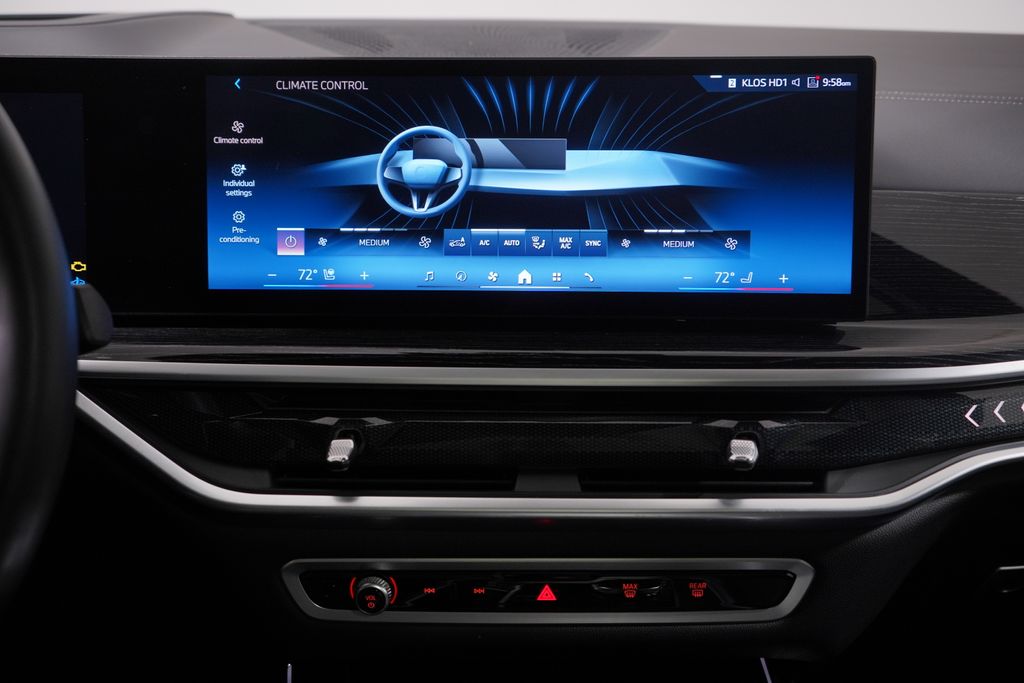 Thumbnail: 2024 BMW X7 - 14