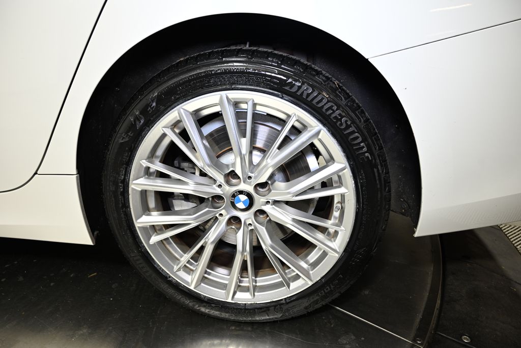 Thumbnail: 2023 BMW 3 Series - 12