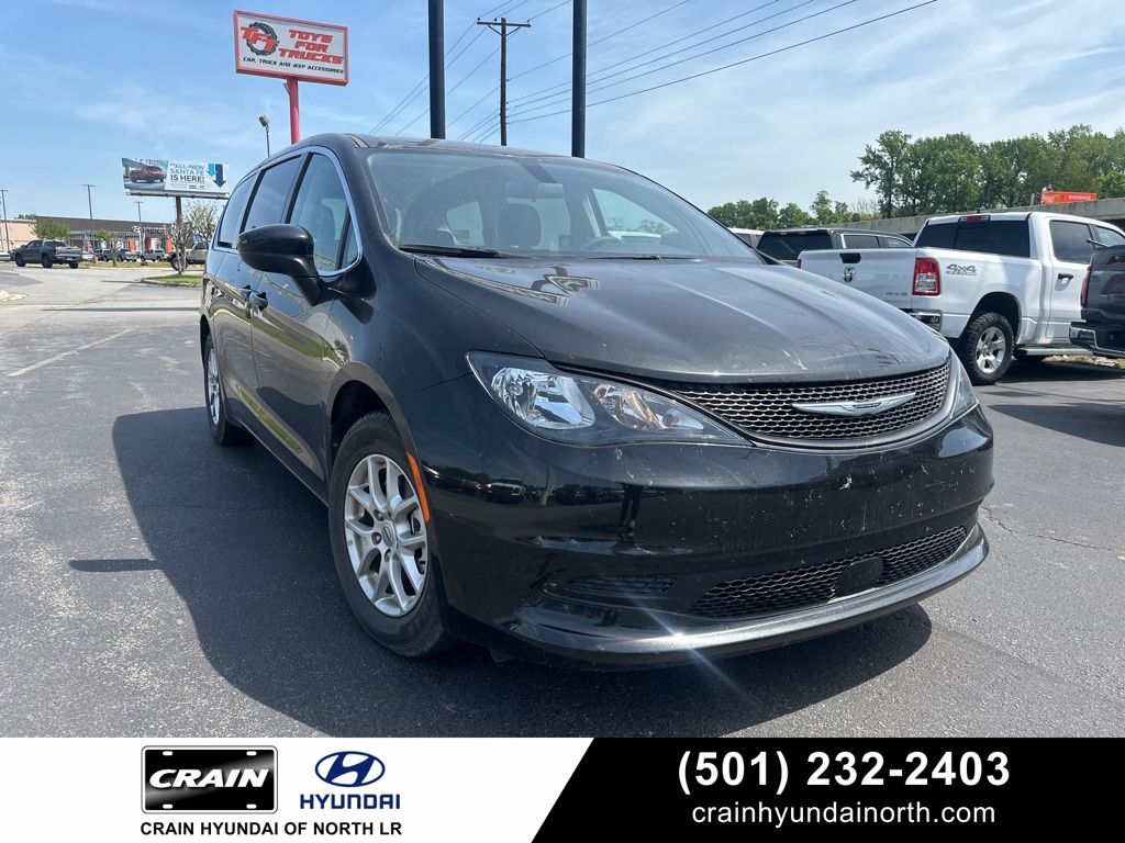 2022 Chrysler Voyager LX FWD