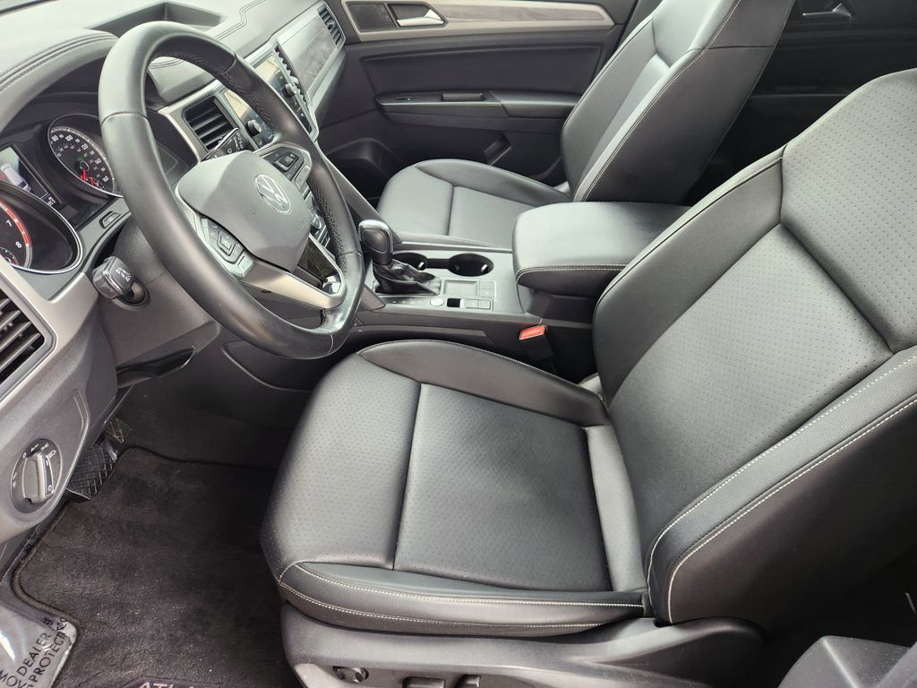 2020 Volkswagen Atlas Cross Sport 3.6L V6 SE w/Technology Black at DeMontrond Auto Country