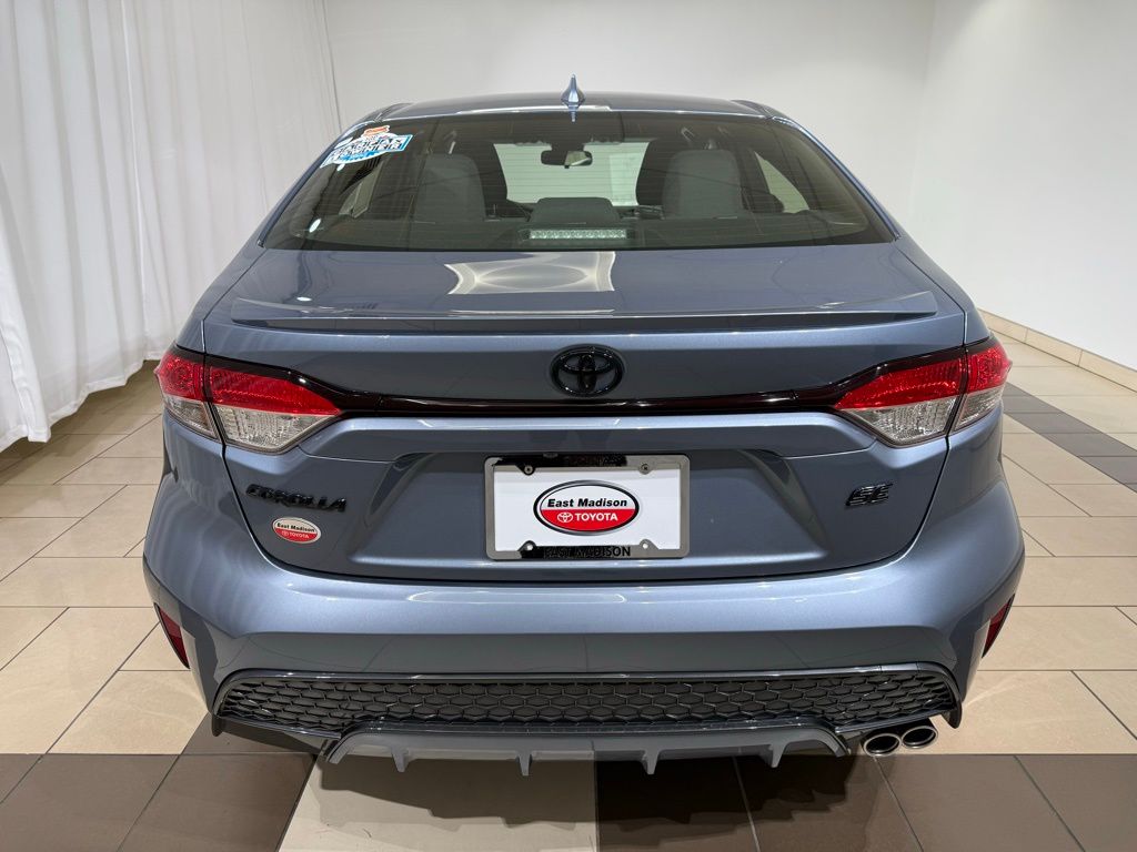 Thumbnail: 2022 Toyota Corolla - 4