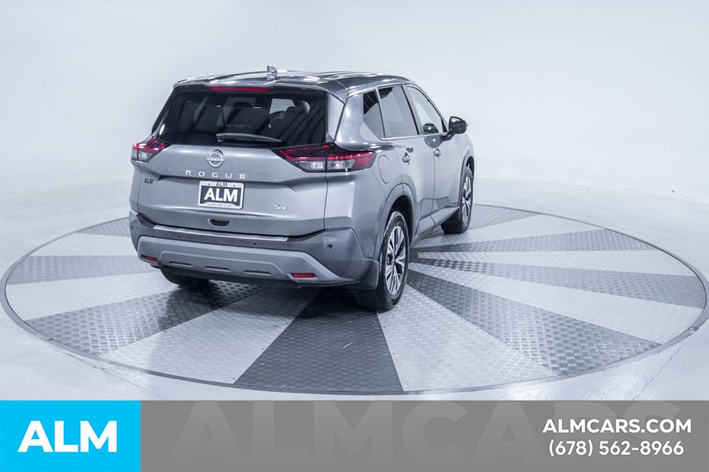 Used 2022 Gray Nissan SV image 9