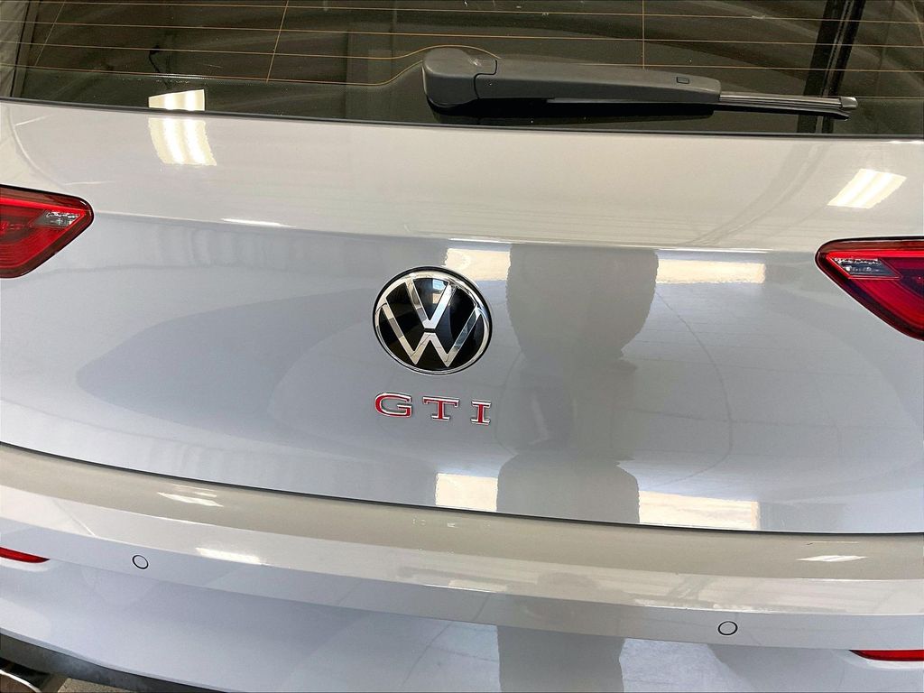 2022 Volkswagen Golf GTI — photo 28