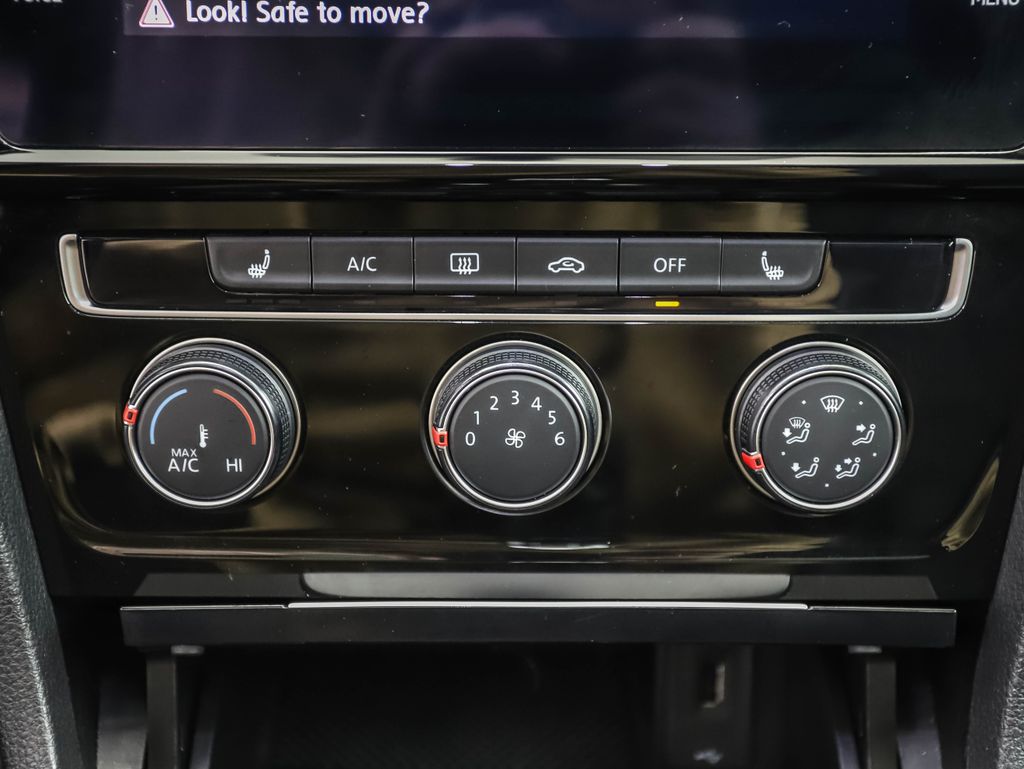 Thumbnail: 2019 Volkswagen Golf - 18