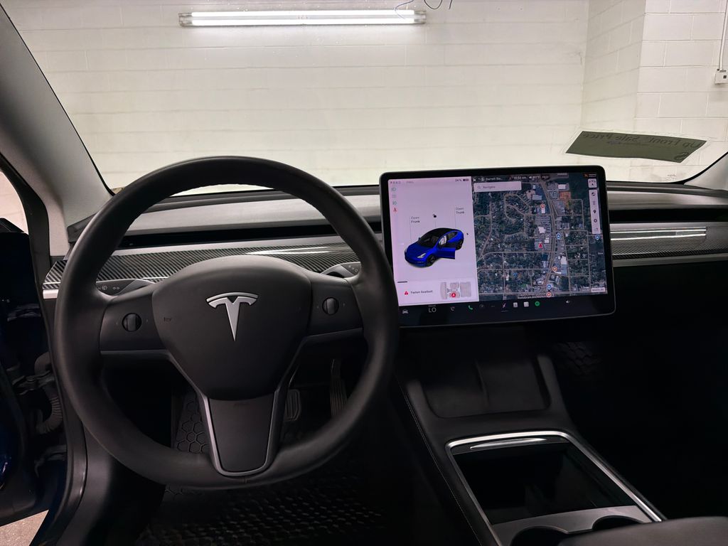 Used 2022  Tesla Long Range image 7