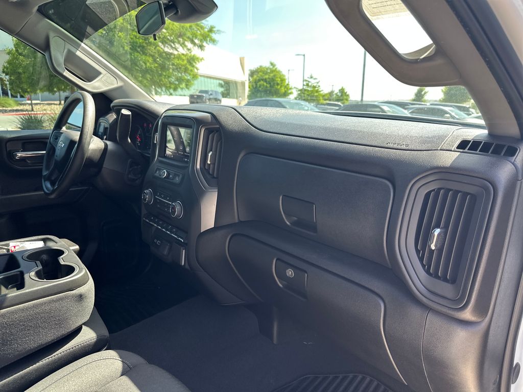 Used 2024 White Chevrolet Custom image 41