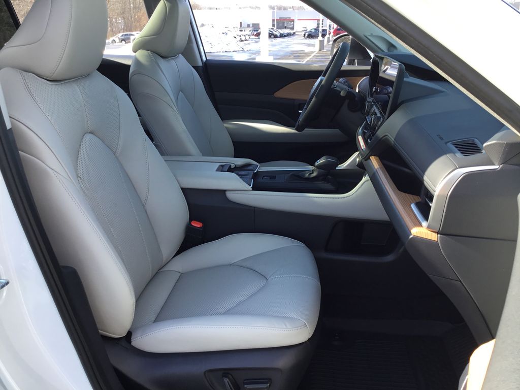 Thumbnail: 2026 Toyota Grand Highlander - 13