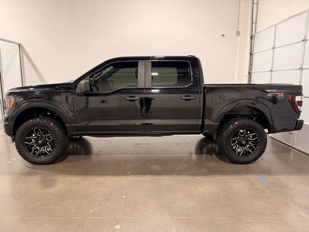 View vehicle photo 4