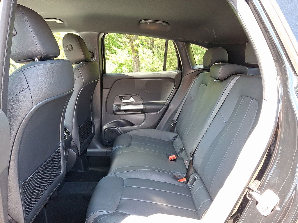 Thumbnail: 2025 Mercedes-Benz GLA - 10