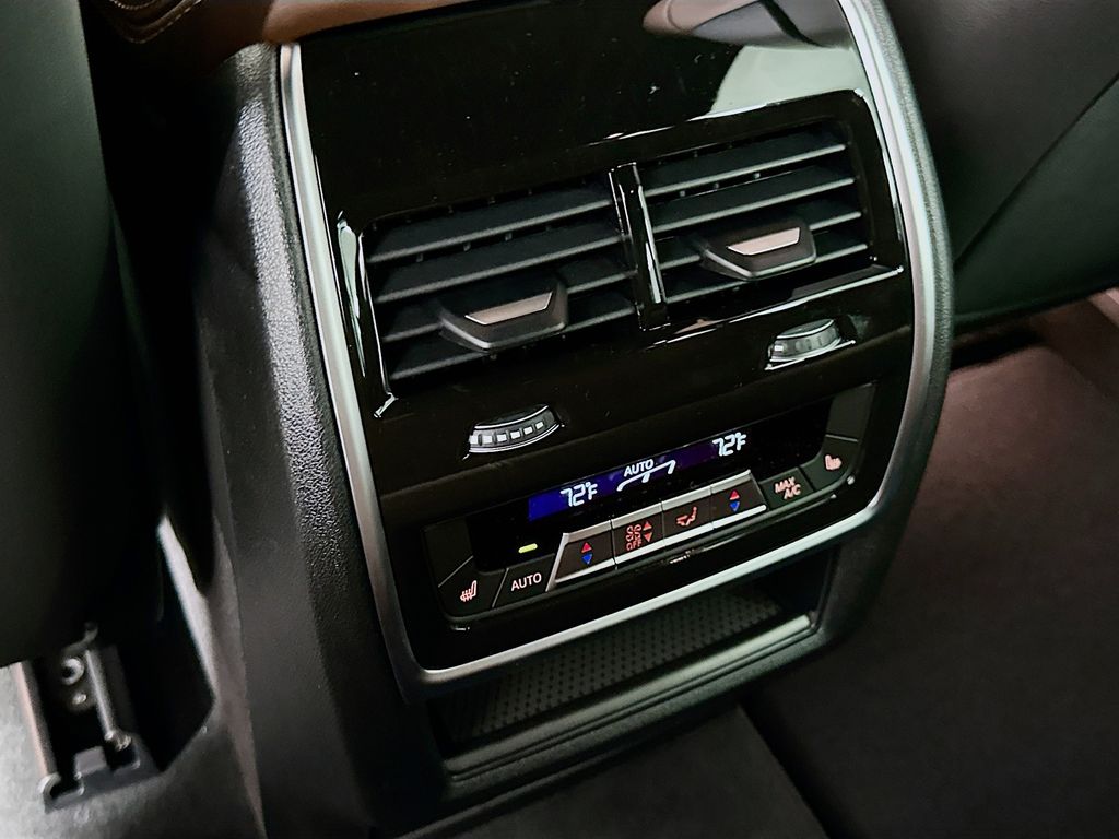 Thumbnail: 2026 BMW X5 - 18