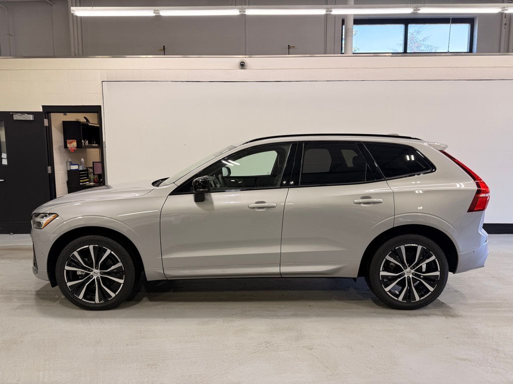 Thumbnail: 2025 Volvo XC60 - 2