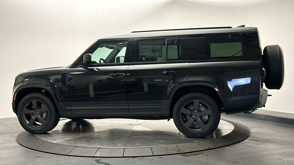 2025 Land Rover Defender 130 2