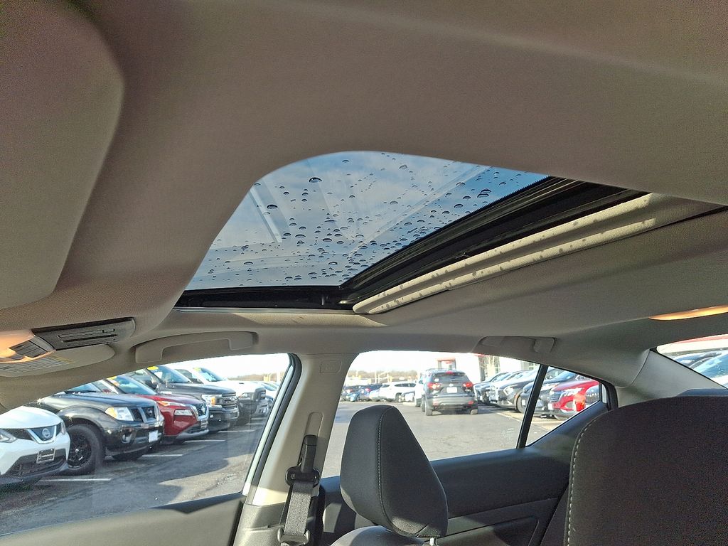 Thumbnail: 2023 Nissan Altima - 15