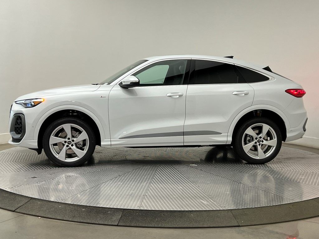 Thumbnail: 2025 Audi Q5 - 3