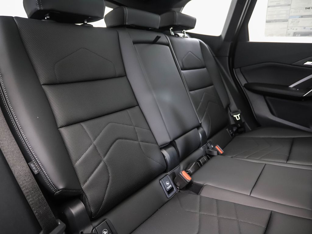 2025 BMW X1 M35i 28