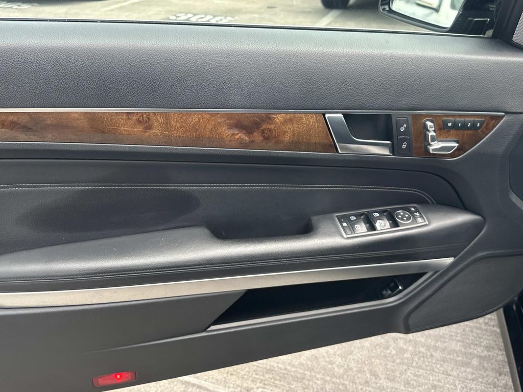 Thumbnail: 2016 Mercedes-Benz E-Class - 15
