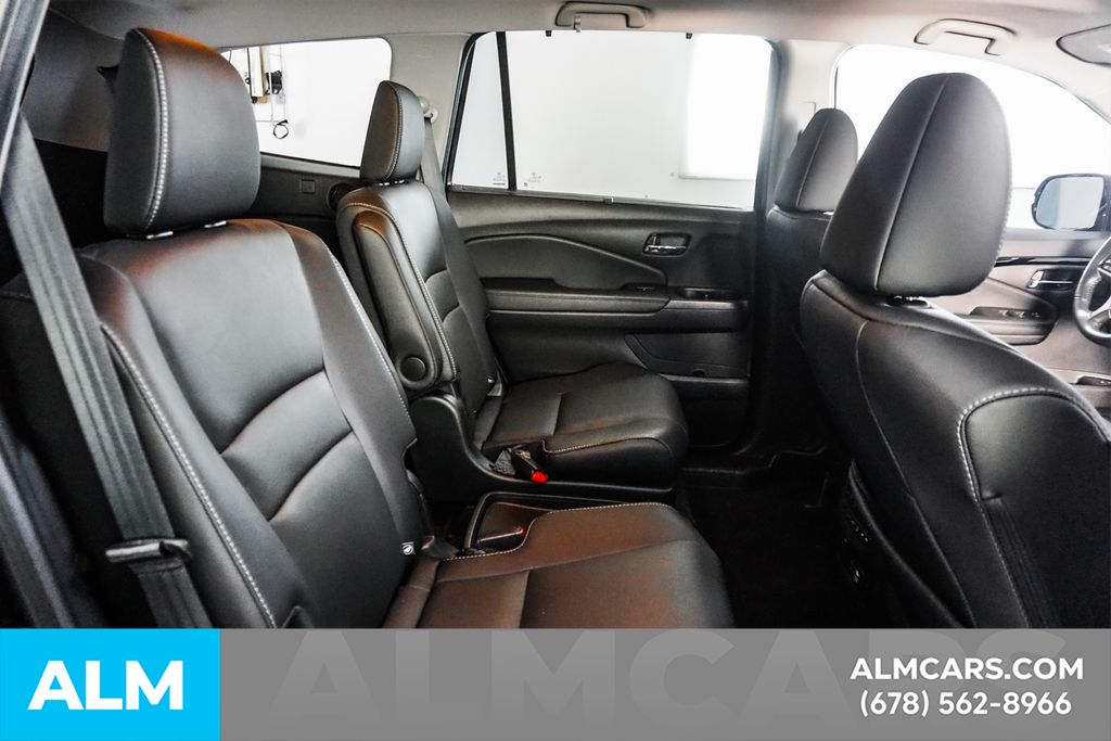 Used 2021 Black Honda Touring image 15