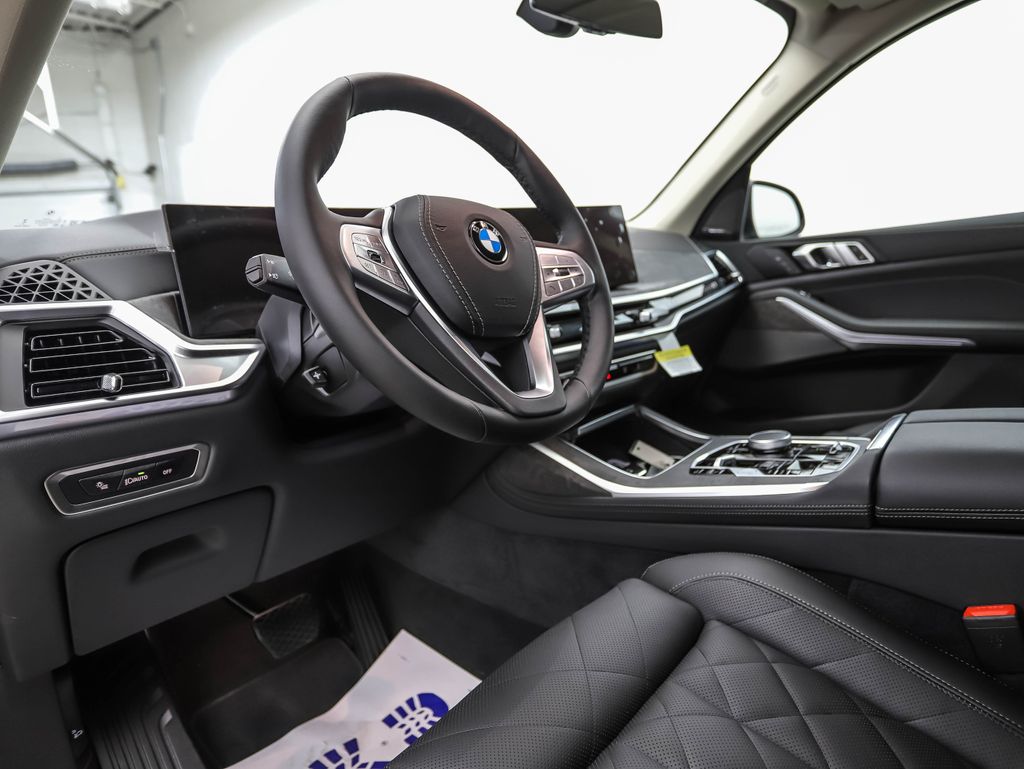 2025 BMW X7 xDrive40i 10