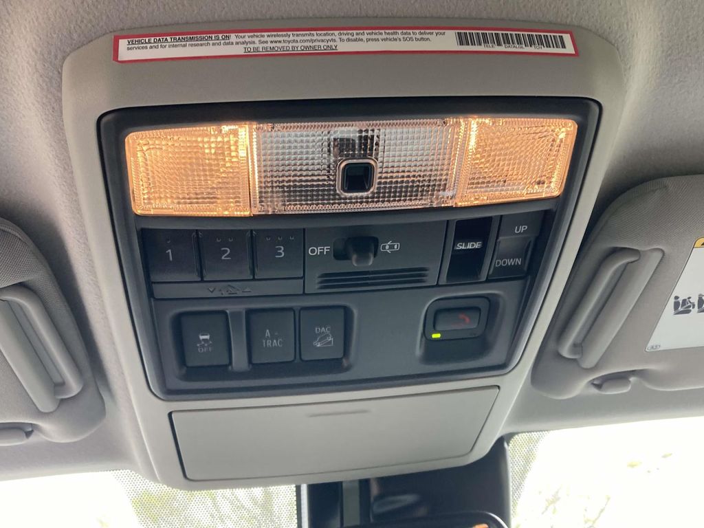 Used 2024  Toyota SR5 Premium image 18