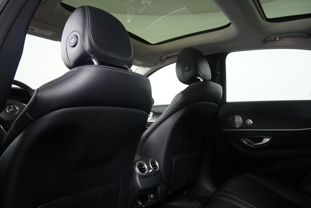 Thumbnail: 2018 Mercedes-Benz E-Class - 15