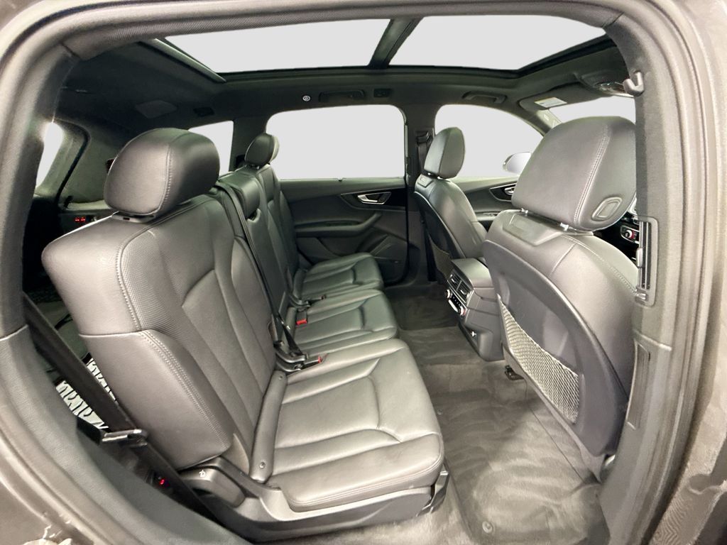 Thumbnail: 2019 Audi Q7 - 21