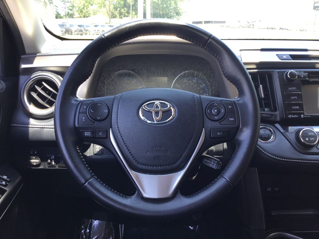 Thumbnail: 2018 Toyota RAV4 - 21