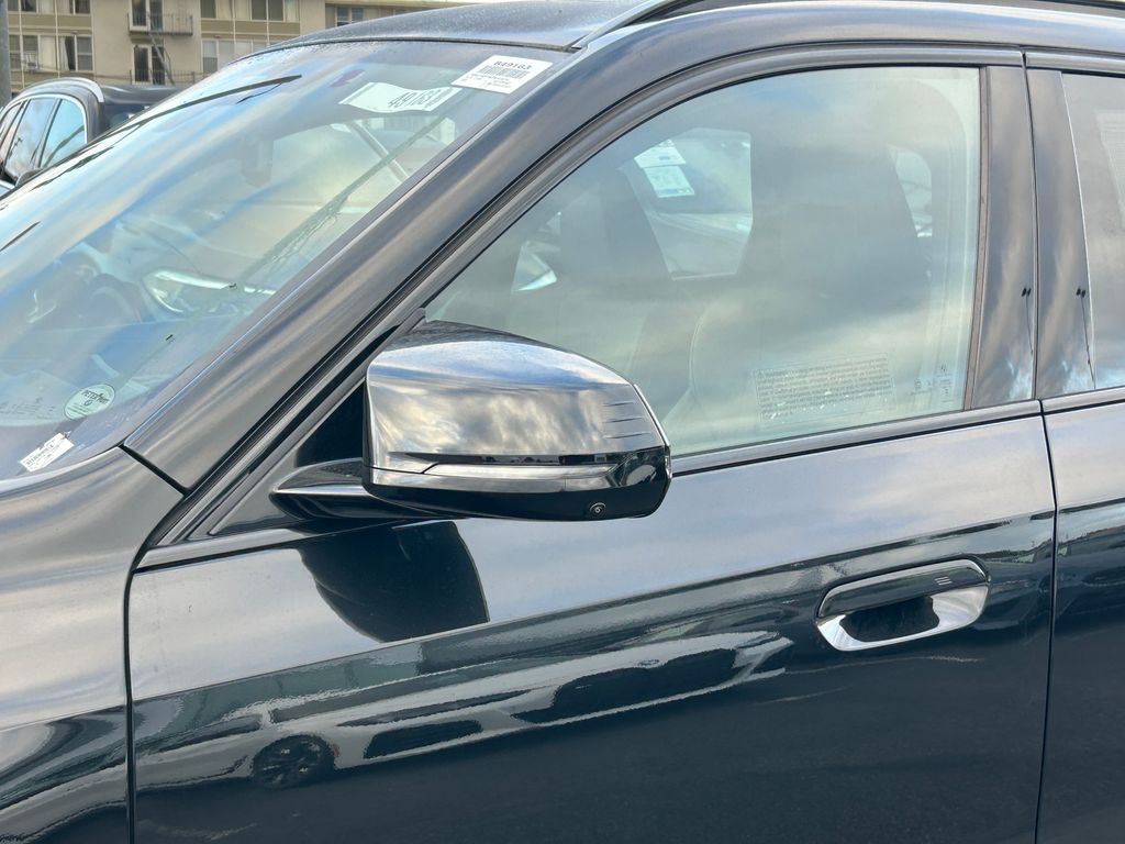 Thumbnail: 2026 BMW X1 - 10