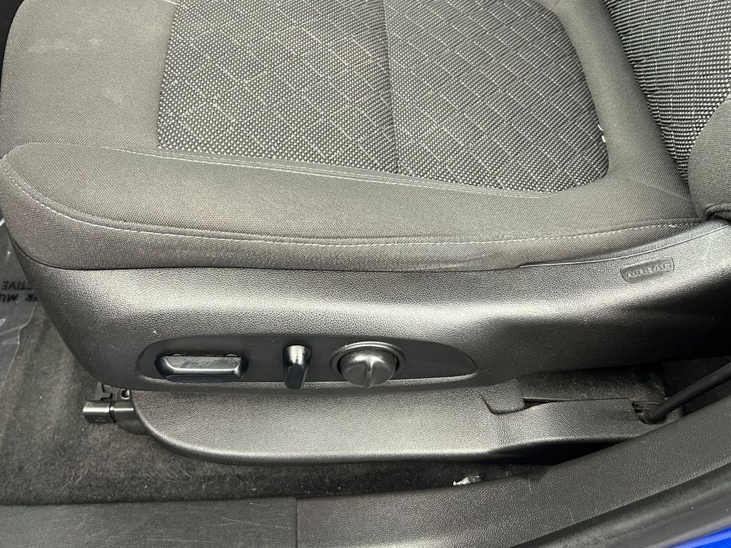 Used 2019 Kinetic Blue Metallic Chevrolet Base image 16