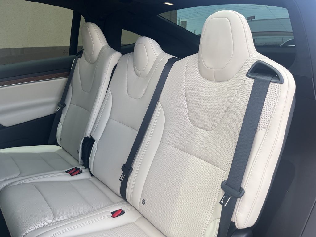 2024 Tesla Model X  20