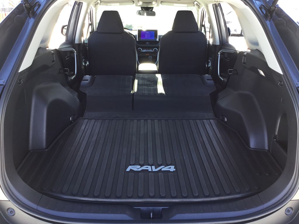 Thumbnail: 2023 Toyota RAV4 - 17