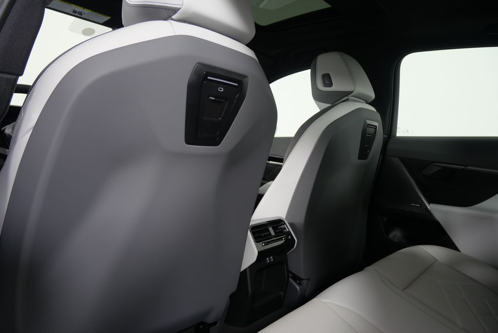 2025 BMW 5 Series 530i 16