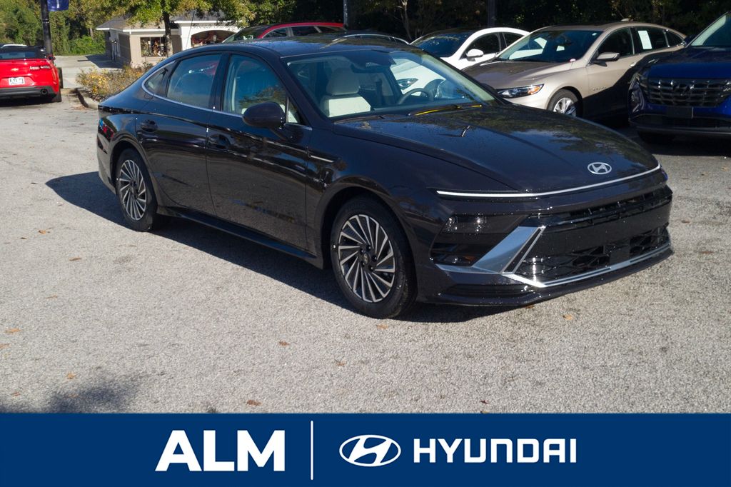 New 2025 Blue Hyundai SEL image 4