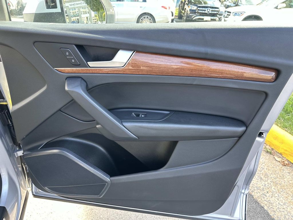 Thumbnail: 2023 Audi Q5 - 19