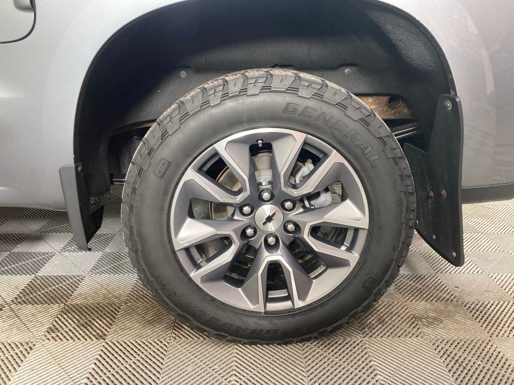 Certified Used 2021 Gray Chevrolet RST image 24