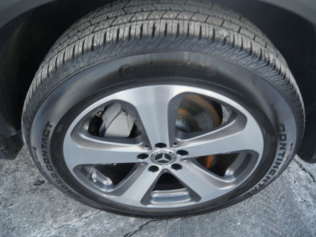 Thumbnail: 2023 Mercedes-Benz GLC - 15