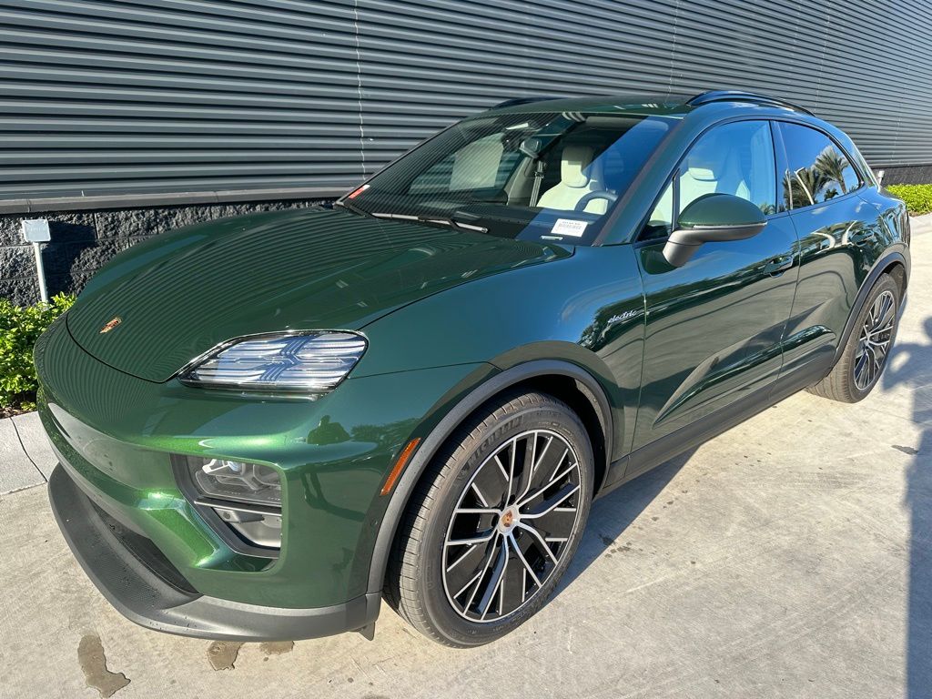2024 Porsche Macan T 7