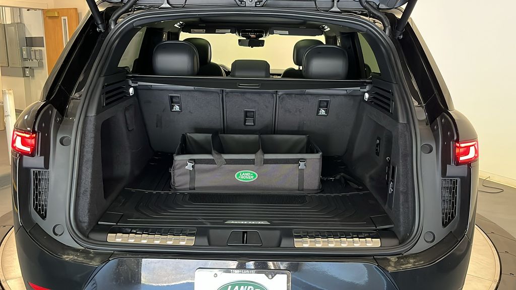 Thumbnail: 2025 Land Rover Range Rover Sport - 26