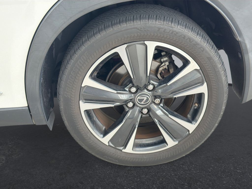 Thumbnail: 2021 Lexus UX - 31