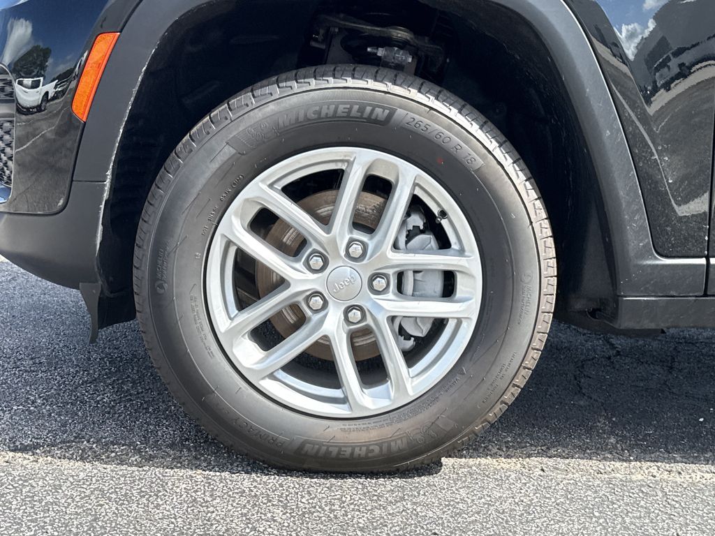 2026 Jeep Grand Cherokee Laredo - 8