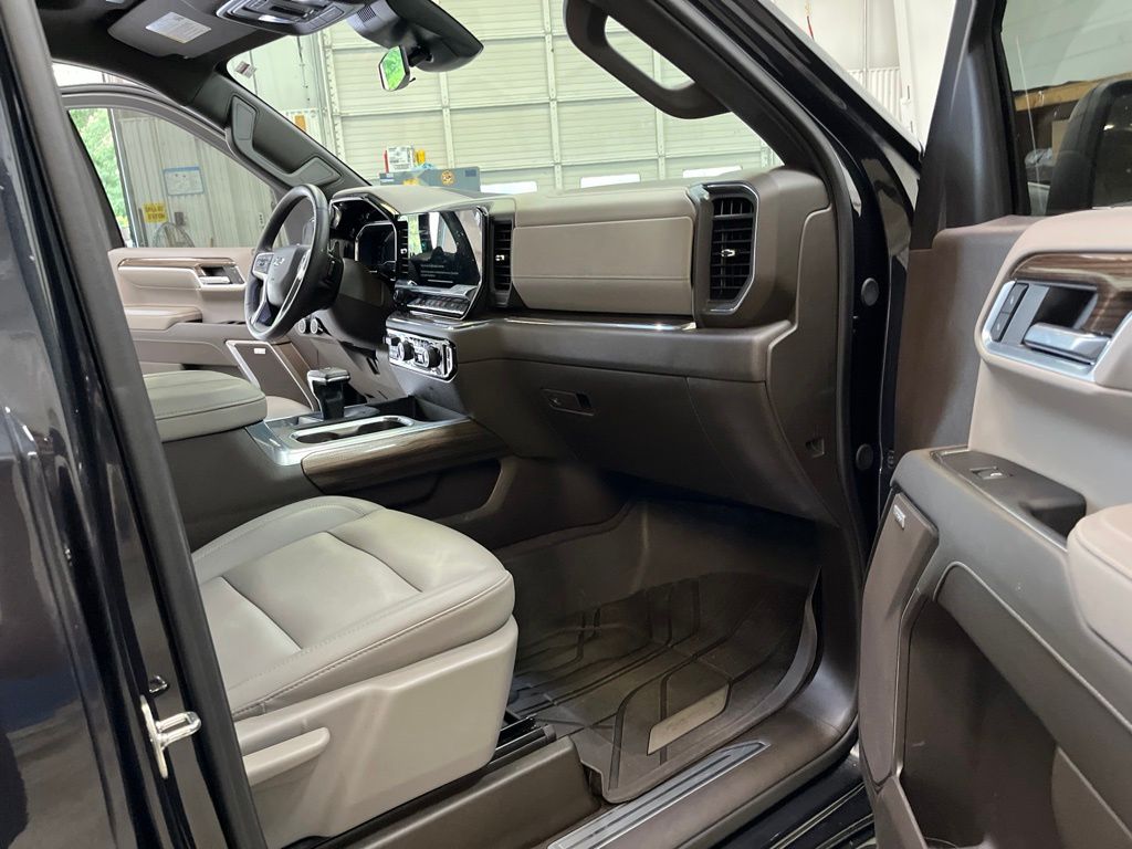 Used 2024 Gray Chevrolet RST image 30