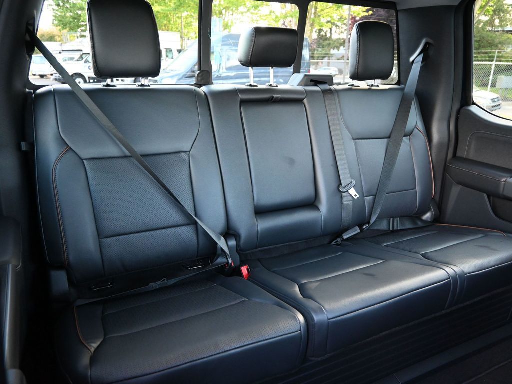 2025 Ford F-350 Super Duty LARIAT