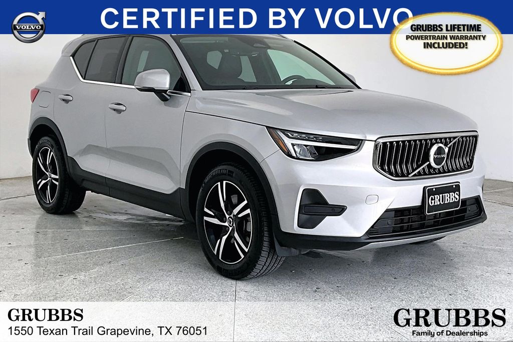Silver Dawn Metallic 2025 Volvo XC40 B5 Core Bright Theme AWD SUV / Crossover All-Wheel Drive Automatic